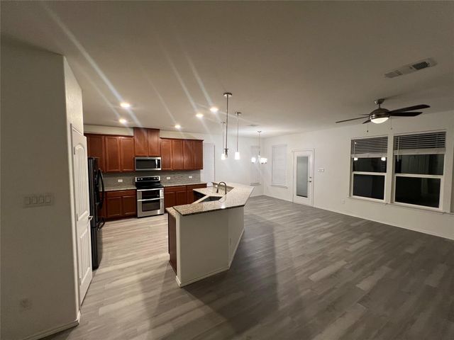 112 W Point WAY, Elgin, TX 78621