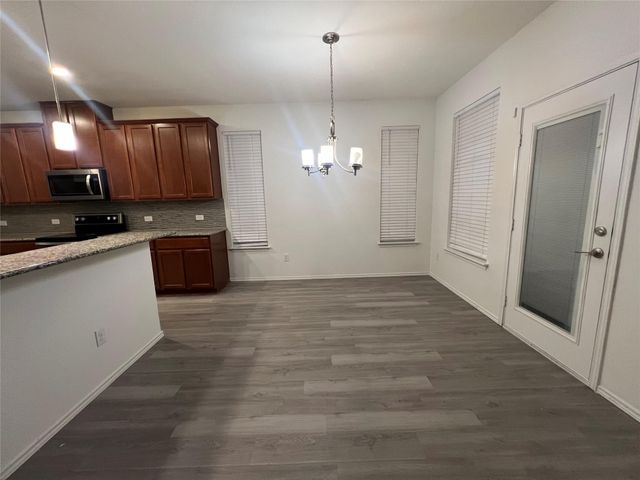 112 W Point WAY, Elgin, TX 78621