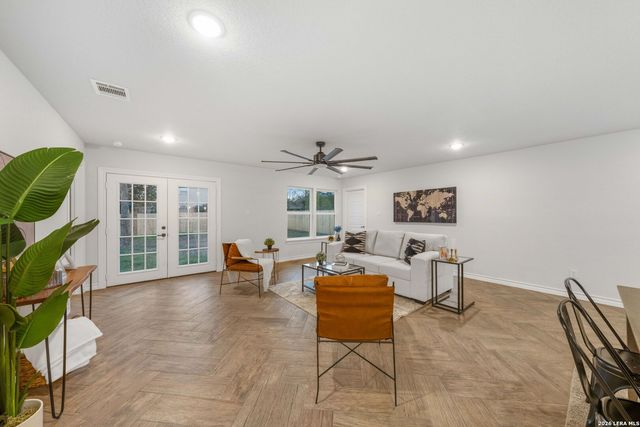 246 Sprucewood, San Antonio, TX 78216