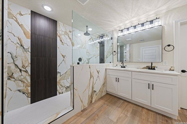 246 Sprucewood, San Antonio, TX 78216