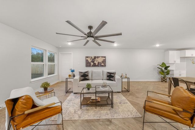 246 Sprucewood, San Antonio, TX 78216