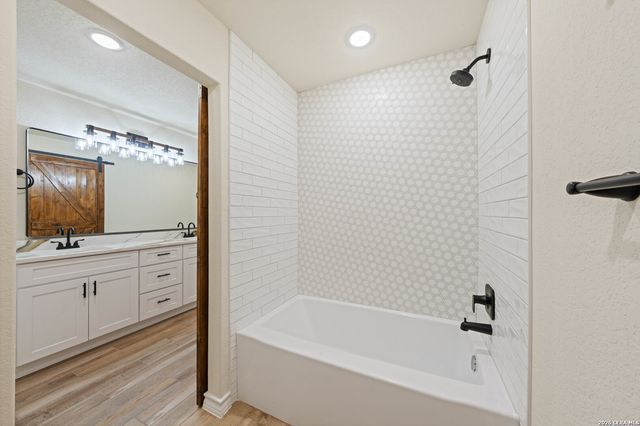 246 Sprucewood, San Antonio, TX 78216