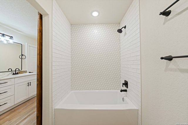 246 Sprucewood, San Antonio, TX 78216