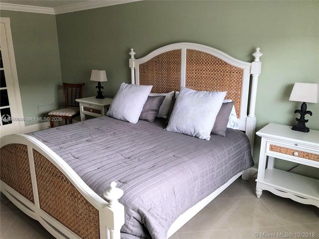 6471 Bay Club Dr 2, Fort Lauderdale, FL 33308