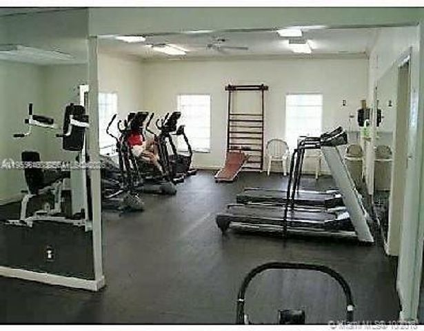 6471 Bay Club Dr 2, Fort Lauderdale, FL 33308