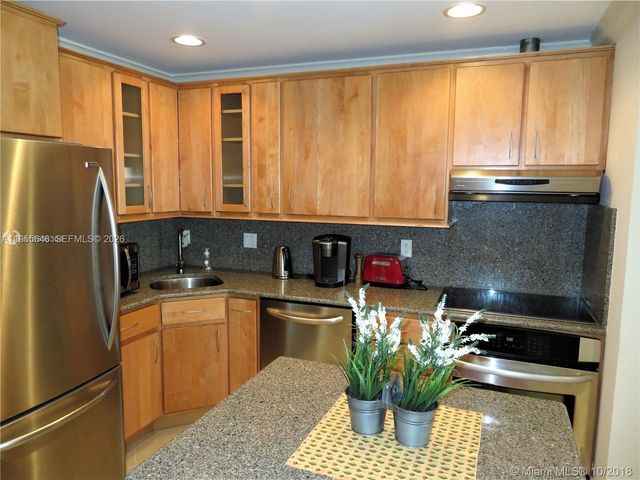 6471 Bay Club Dr 2, Fort Lauderdale, FL 33308