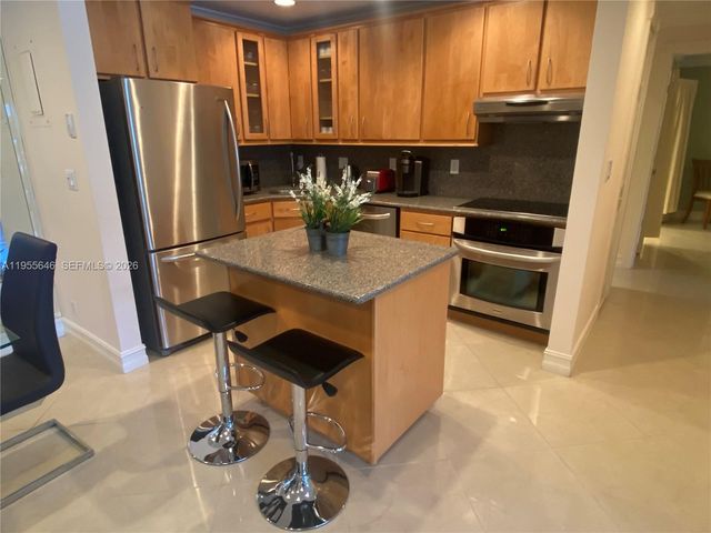 6471 Bay Club Dr 2, Fort Lauderdale, FL 33308