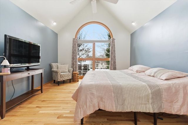 492 Patricia Court, Grayslake, IL 60030