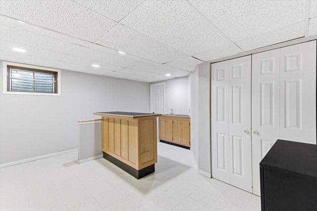 492 Patricia Court, Grayslake, IL 60030