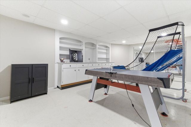 492 Patricia Court, Grayslake, IL 60030