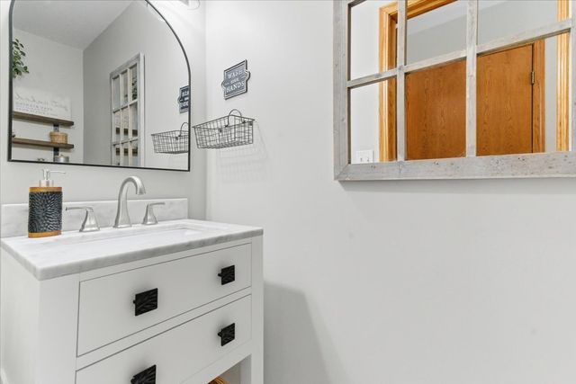 492 Patricia Court, Grayslake, IL 60030