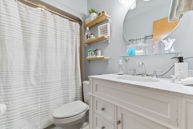 492 Patricia Court, Grayslake, IL 60030