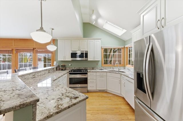 492 Patricia Court, Grayslake, IL 60030