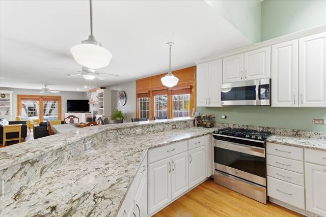 492 Patricia Court, Grayslake, IL 60030