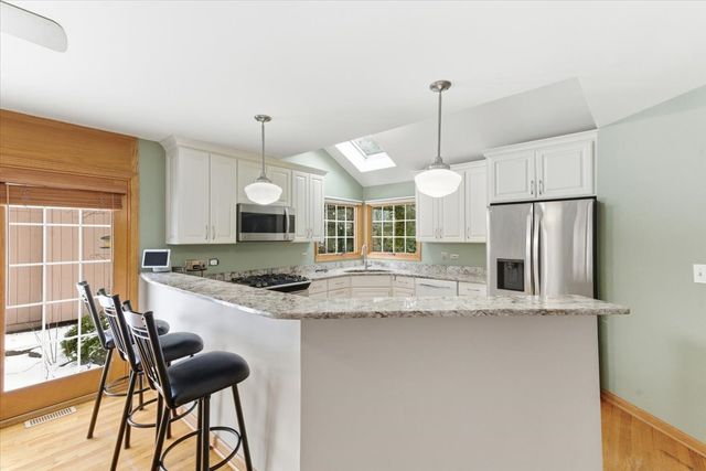 492 Patricia Court, Grayslake, IL 60030