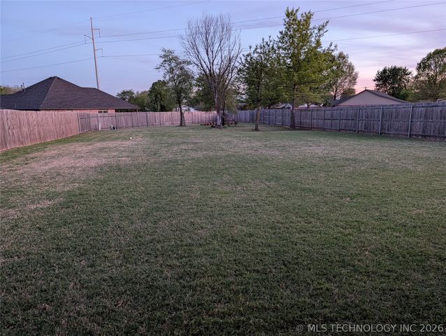 744 E 139th Place, Glenpool, OK 74033