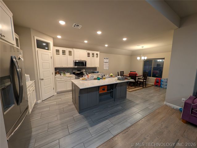 744 E 139th Place, Glenpool, OK 74033