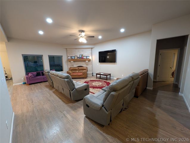 744 E 139th Place, Glenpool, OK 74033