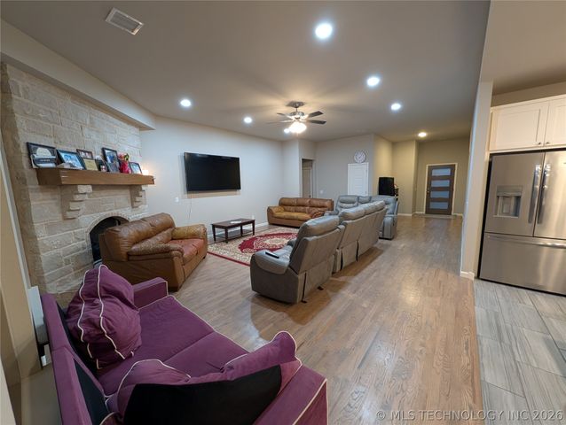 744 E 139th Place, Glenpool, OK 74033
