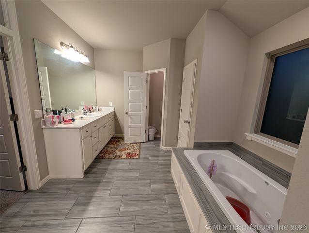 744 E 139th Place, Glenpool, OK 74033