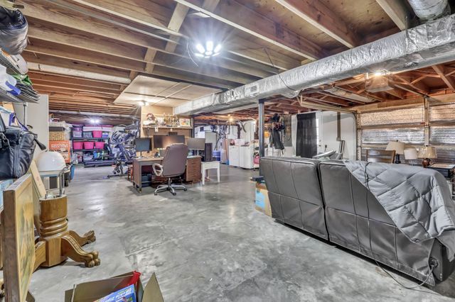 1105 Palmyra Rd, Clarksville, TN 37040