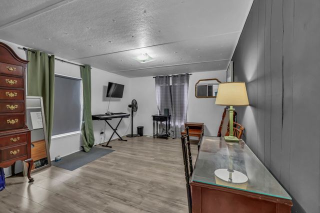 1105 Palmyra Rd, Clarksville, TN 37040