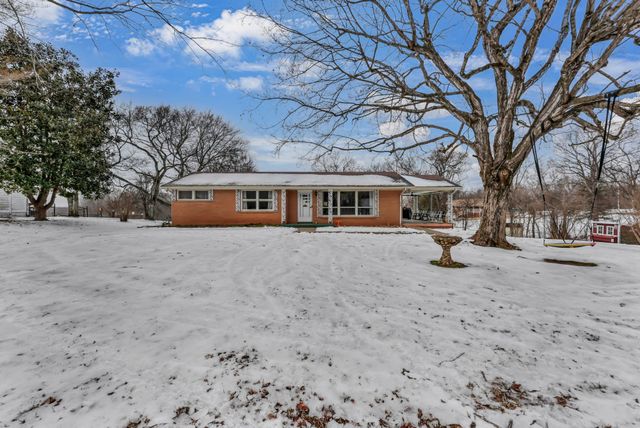 1105 Palmyra Rd, Clarksville, TN 37040