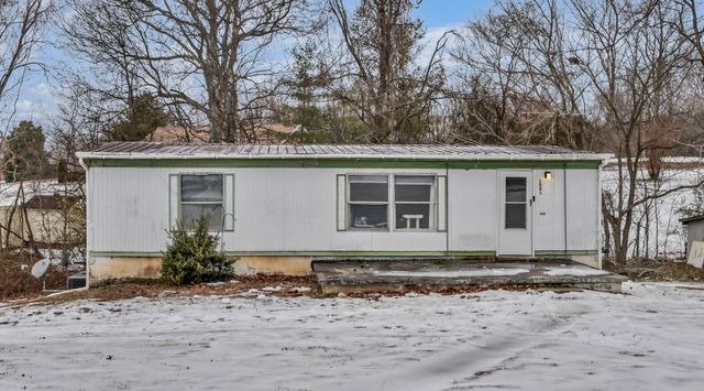 1105 Palmyra Rd, Clarksville, TN 37040