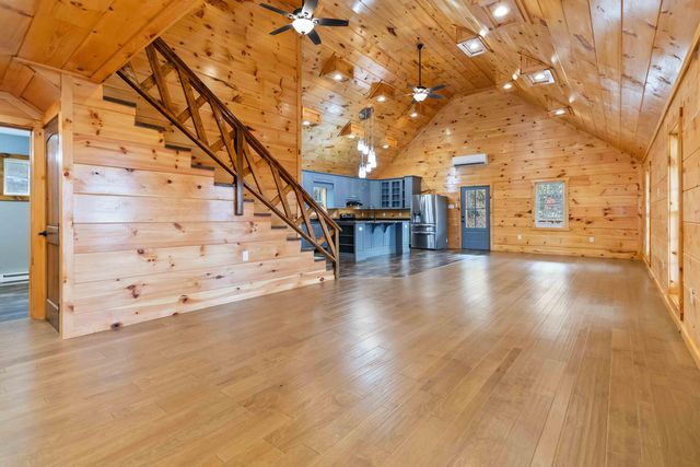 949 3447 Highway, Mckee, KY 40447