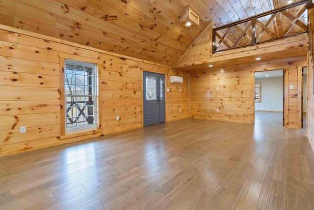 949 3447 Highway, Mckee, KY 40447