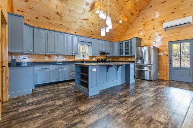 949 3447 Highway, Mckee, KY 40447