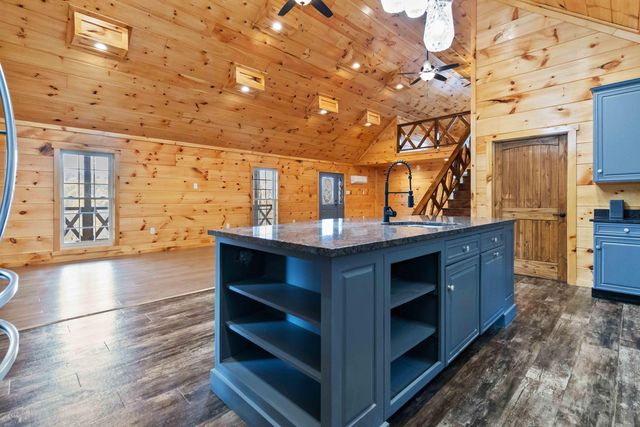 949 3447 Highway, Mckee, KY 40447