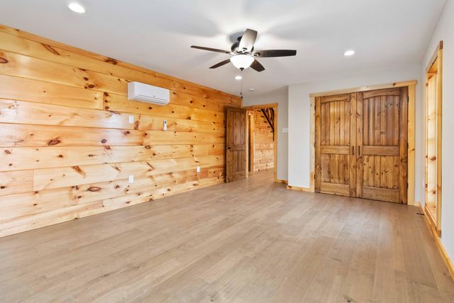 949 3447 Highway, Mckee, KY 40447