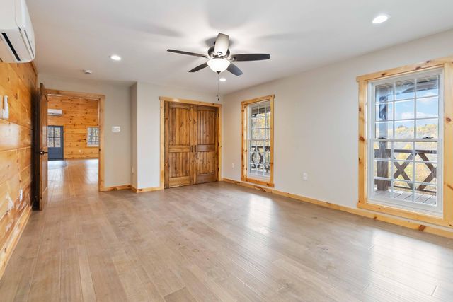 949 3447 Highway, Mckee, KY 40447