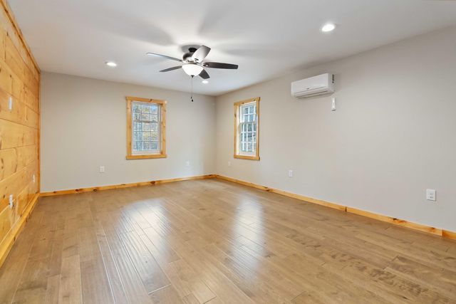 949 3447 Highway, Mckee, KY 40447