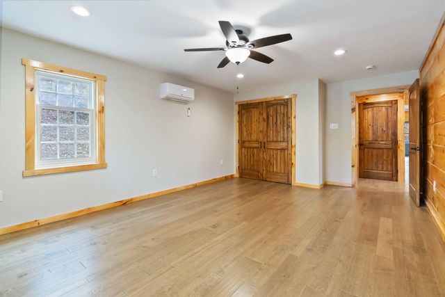 949 3447 Highway, Mckee, KY 40447