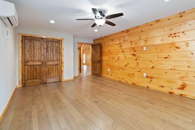 949 3447 Highway, Mckee, KY 40447