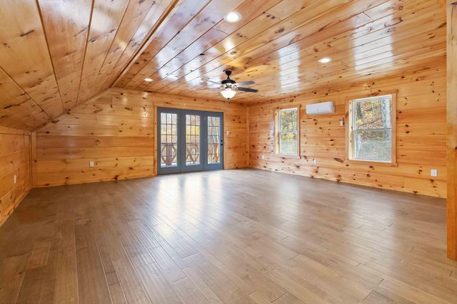 949 3447 Highway, Mckee, KY 40447