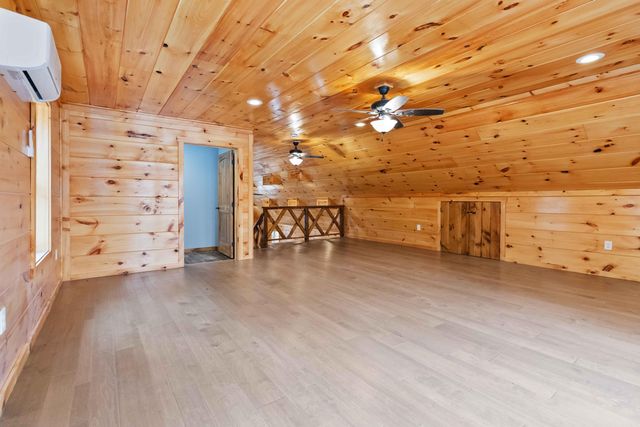 949 3447 Highway, Mckee, KY 40447