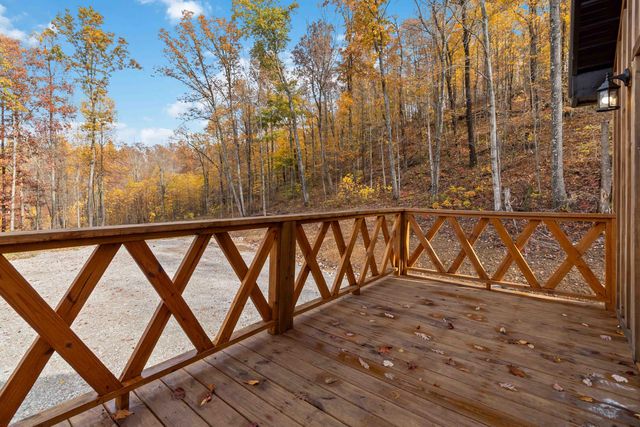 949 3447 Highway, Mckee, KY 40447