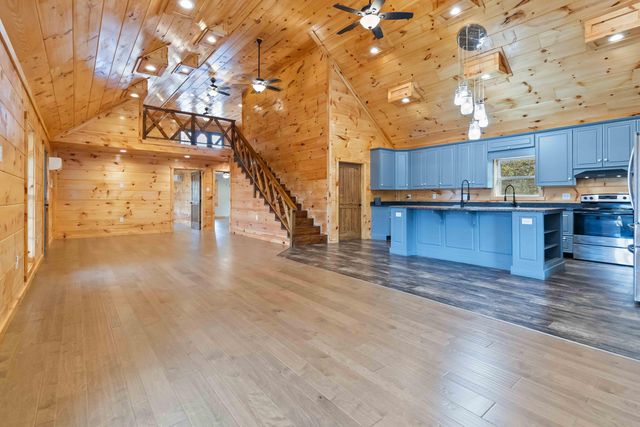 949 3447 Highway, Mckee, KY 40447