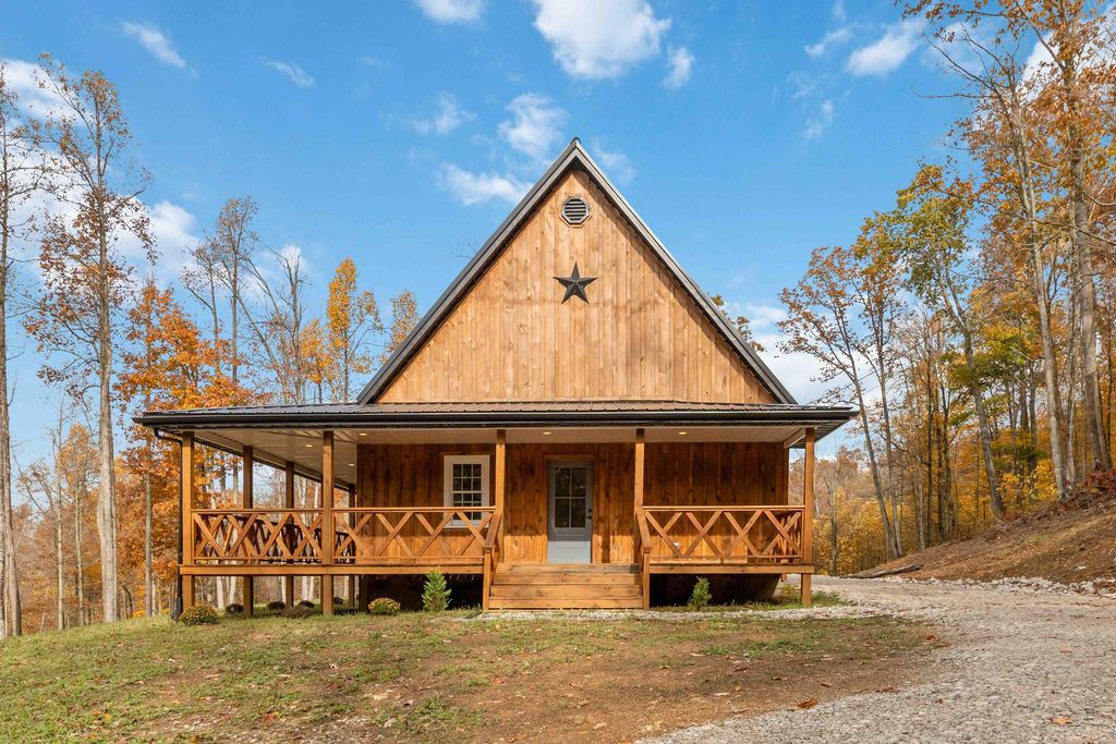 949 3447 Highway, Mckee, KY 40447