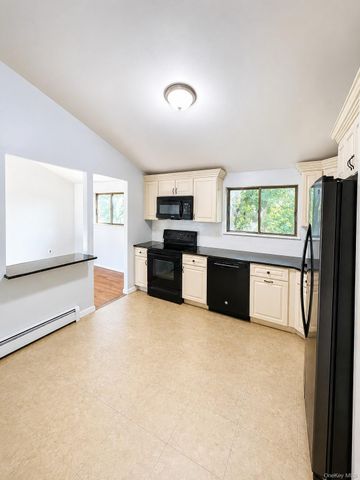 150 8th Avenue, Holtsville, NY 11742