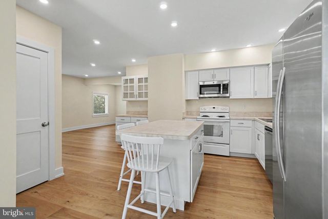 252 E AREBA AVE, Hershey, PA 17033