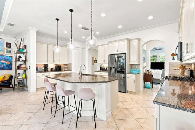 5057 LAKE OVERLOOK AVENUE, Bradenton, FL 34208