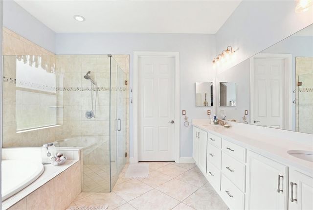 5057 LAKE OVERLOOK AVENUE, Bradenton, FL 34208