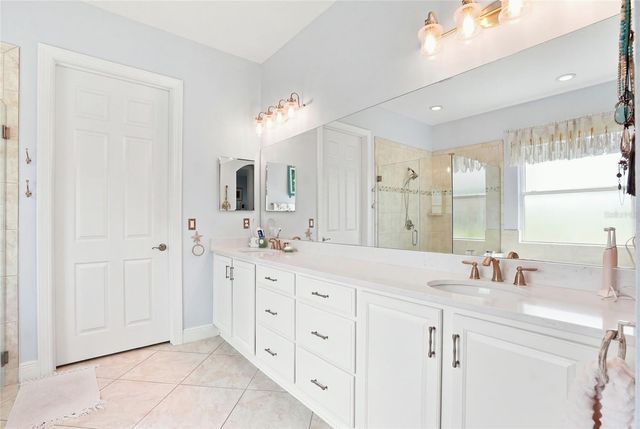 5057 LAKE OVERLOOK AVENUE, Bradenton, FL 34208