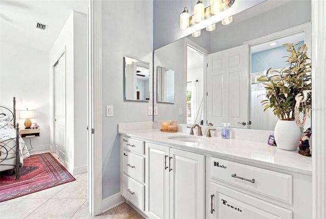 5057 LAKE OVERLOOK AVENUE, Bradenton, FL 34208