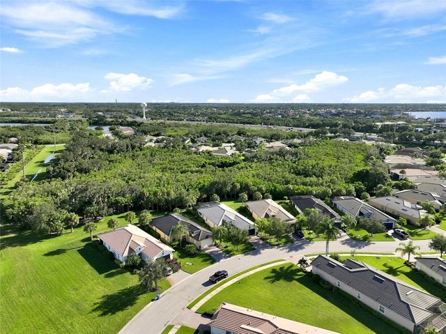 5057 LAKE OVERLOOK AVENUE, Bradenton, FL 34208