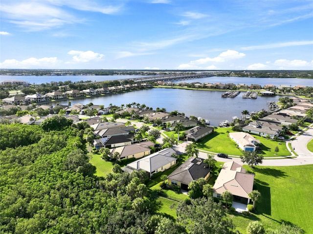 5057 LAKE OVERLOOK AVENUE, Bradenton, FL 34208
